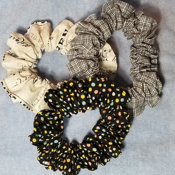 Bundle of three Scrunchies - Picture 2 of 7